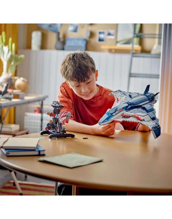 ®  Avengers: Ultron Çağı Quinjet, 76325