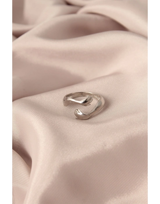 ® Ayarlamalı Gümüş Renk Metal Sarılan Eller Model Kadın Yüzük