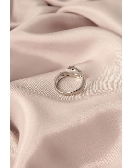 ® Ayarlamalı Gümüş Renk Metal Sarılan Eller Model Kadın Yüzük