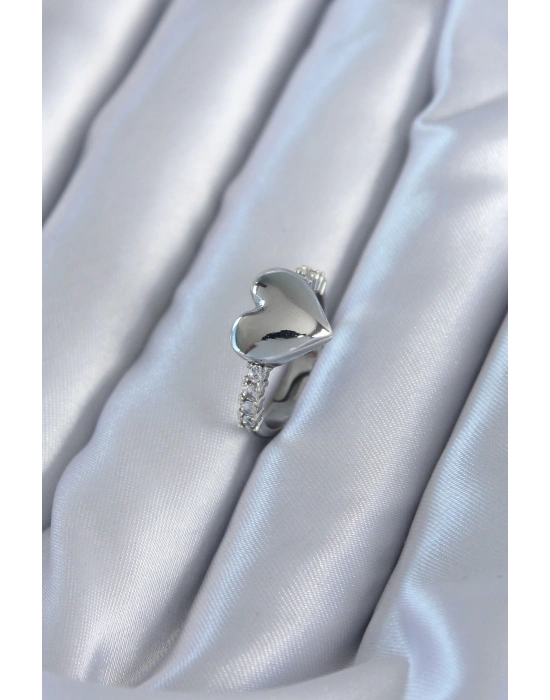 ® Gümüş Renk Pirinç Zirkon Taşlı Kalp Model Kadın Yüzük