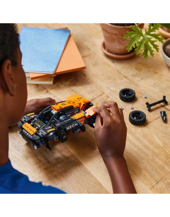 ®  Technic NEOM McLaren Extreme E Race Car 42166