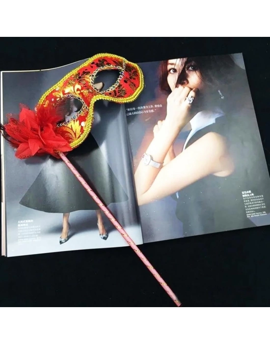 Lüks Saplı Maskeli Balo Maskesi Kırmızı Renk 35 cm