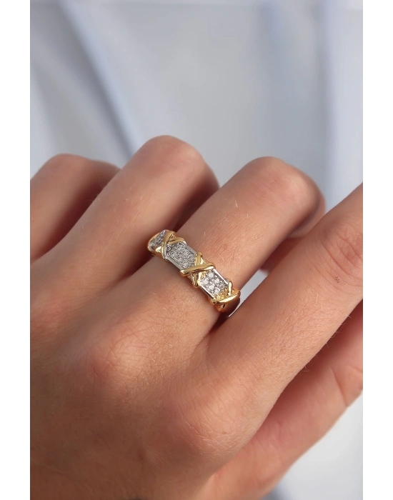 ® Pirinç Ayarlamalı Gümüş Renk Zirkon Taşlı XOXO Model Yüzük