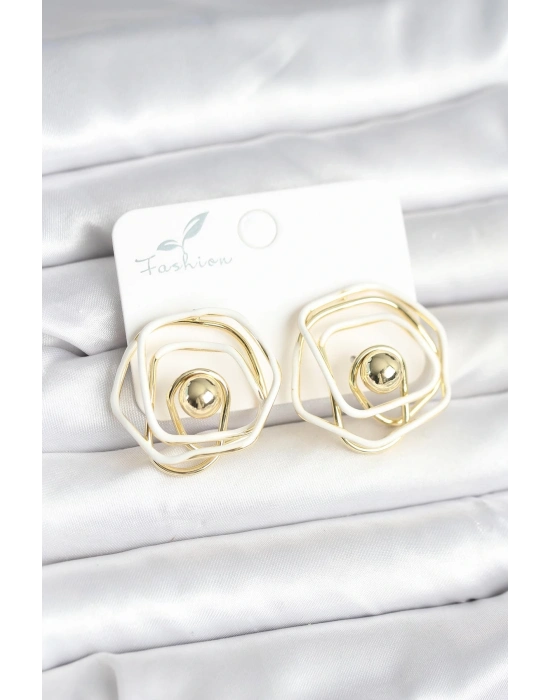 ® Pirinç Gold Renk Beyaz Mineli Geometrik Gül Model Kadın Küpe