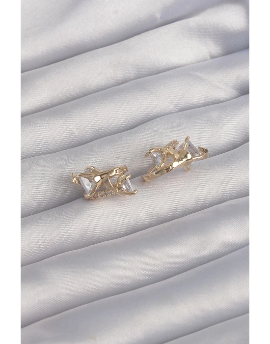 ® Pirinç Gold Renk İri Zirkon Taşlı Kıvrımlı Minimal Kelebekli Halka Küpe