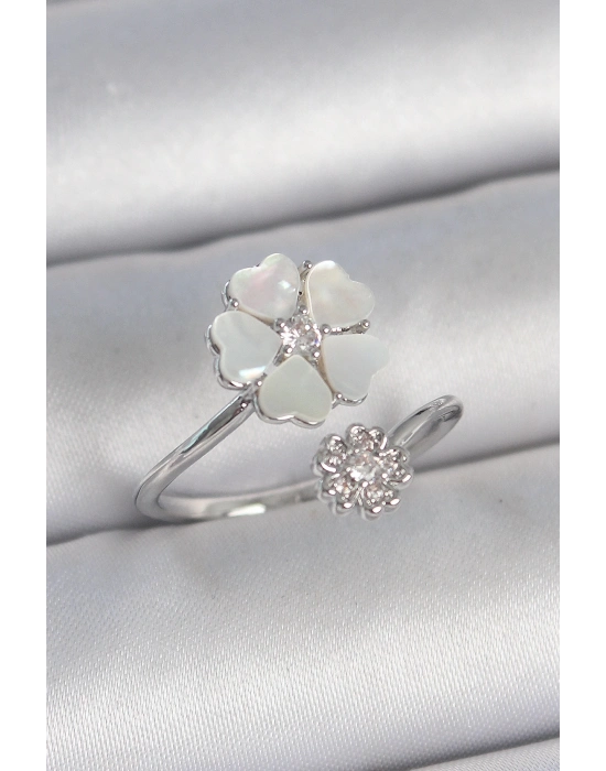 ® Pirinç Gümüş Renk Beyaz Mineli Çiçek Model Zirkon Taş Detay Kadın Yüzük
