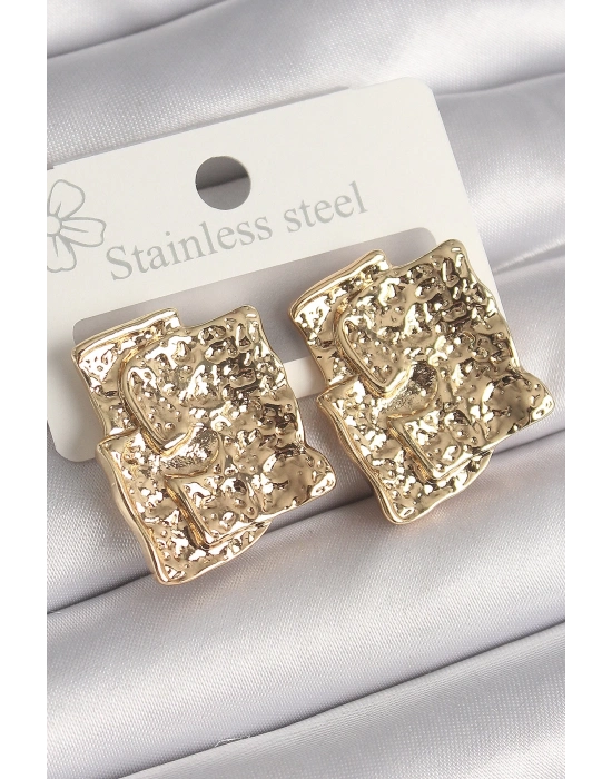 ® Pirinç Gümüş Renk İşlemeli Kare Plaka Model Kadın Küpe