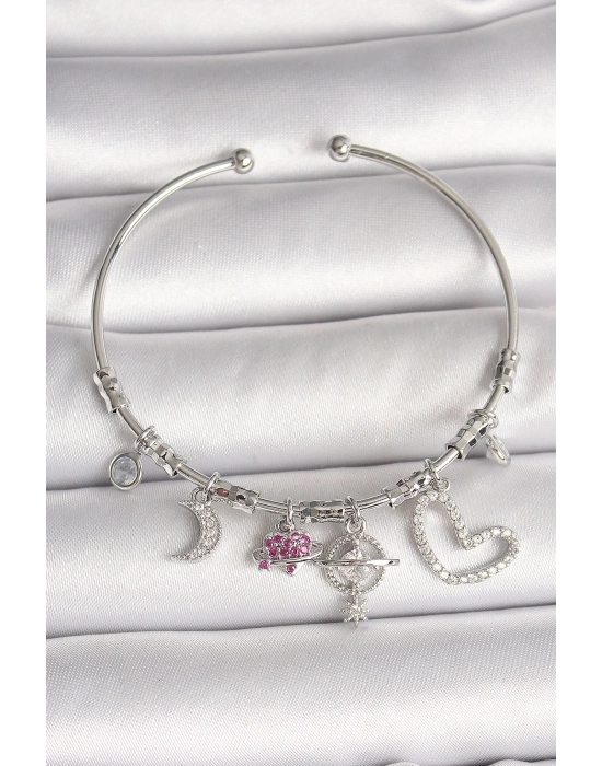 ® Pirinç Gümüş Renk Sallantı Zirkon Taşlı Gezegen Figür Kalp Detay Charm Kadın Bileklik