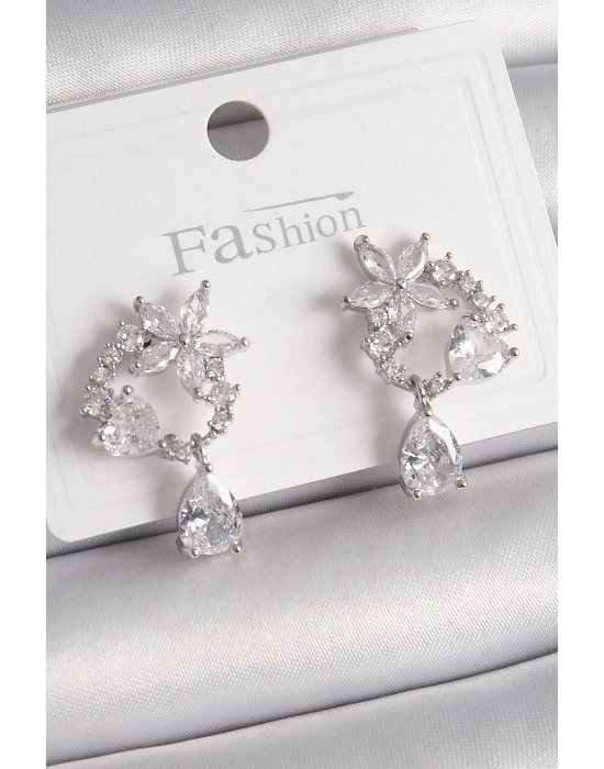 ® Pirinç Gümüş Renk Zirkon Taşlı Çiçek Model Sallantı Damla Detay Kadın Küpe
