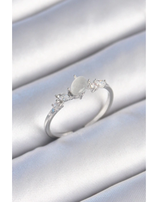 ® Pirinç Gümüş Renk Zirkon Taşlı Oval Beyaz Mineli Kadın Yüzük