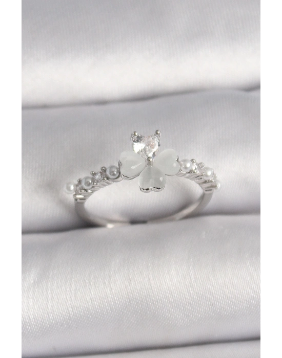 ® Pirinç Gümüş Renk Zirkon Taşlı Yonca Model İnci Detay Ayarlanabilir Yüzük