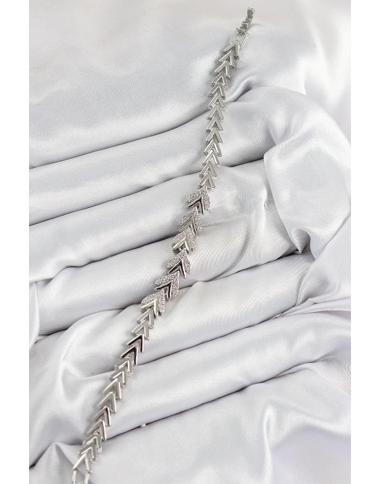 ® Pirinç Zirkon Taşlı Sıralı Ok Model Gümüş Renk Kadın Bileklik