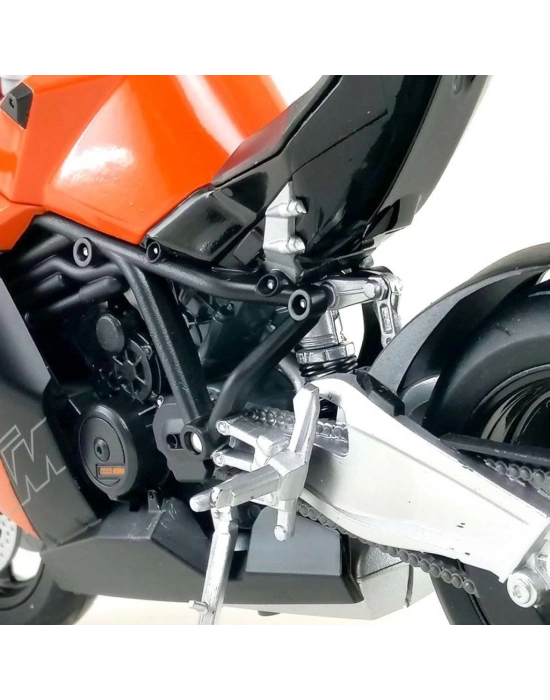 ®  1:10 1190 RC8 Model Motosiklet