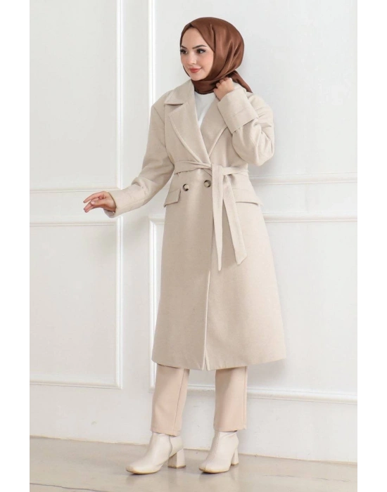 Kaşe Kaban – Uzun Boy Kruvaze Yaka Kuşaklı Tesettür Kaşe Kışlık Kaban, Astarlı Şık Yünlü Dokuma Oversize Rahat Kalıp Cepli Düğmeli Modern Kap Modeli - Bej