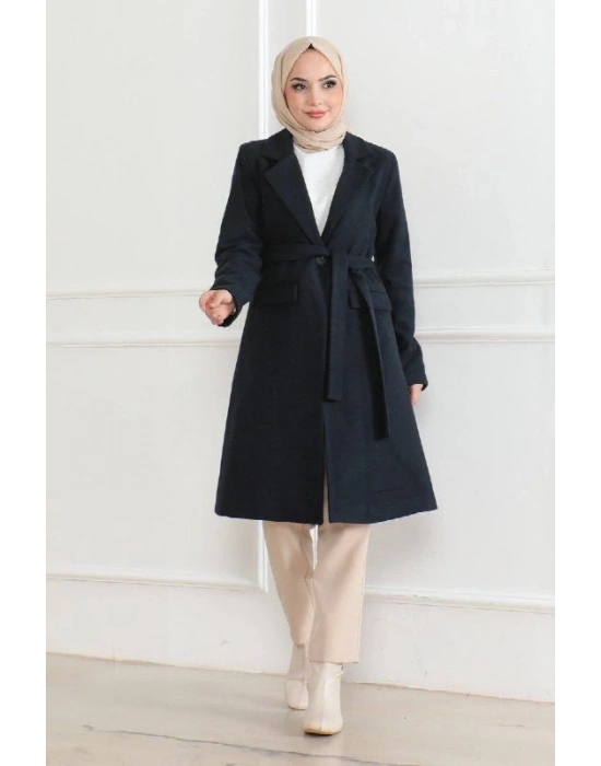 Kaşe Kaban – Uzun Boy Kruvaze Yaka, Kuşaklı Tesettür Kışlık Kaban, Astarlı Şık Yünlü Dokuma Oversize Rahat Kalıp, Cepli Modern Kaşe Mont Modeli - Lacivert