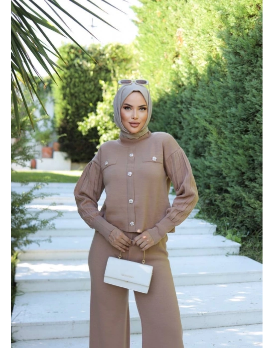 Taş düğmeli ikili triko takım vizon