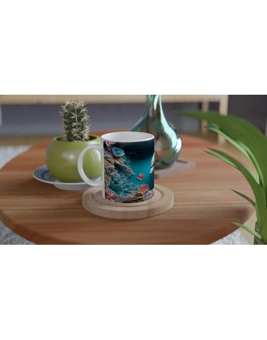 Deniz Bahçesinde Oyun Oynayan Sevimli Yunus Kupa Bardak