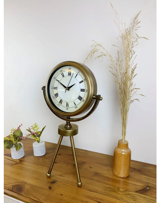 ® Eskitme Roma Rakamlı Tripod Üç Ayaklı Metal Masa Saati