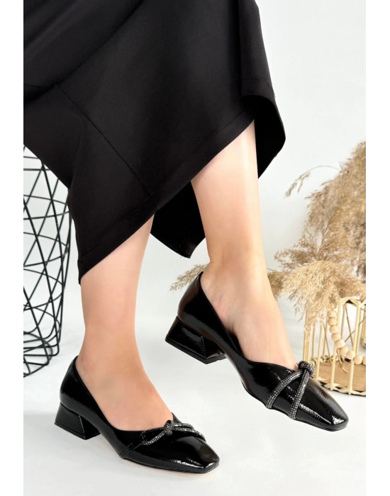 Estay Siyah Rugan Topuklu Ayakkabı