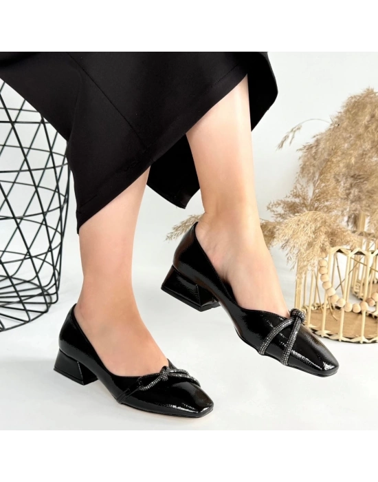 Estay Siyah Rugan Topuklu Ayakkabı