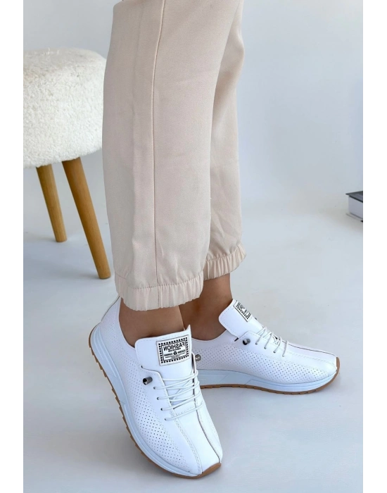 Fiert Beyaz Cilt Bağcıklı Spor Ayakkabı