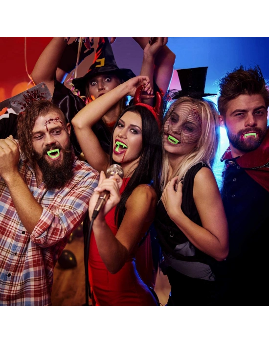 Fosforlu Çift Damak Takma Vampir Dişi