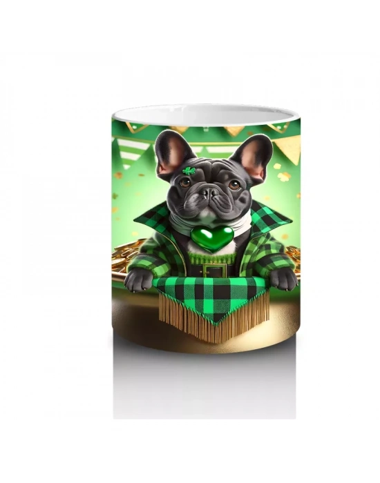 Fransız Bulldog ile St. Patrick Partisi – Altın Kazanlı Eğlenceli Kupa Tasarımı