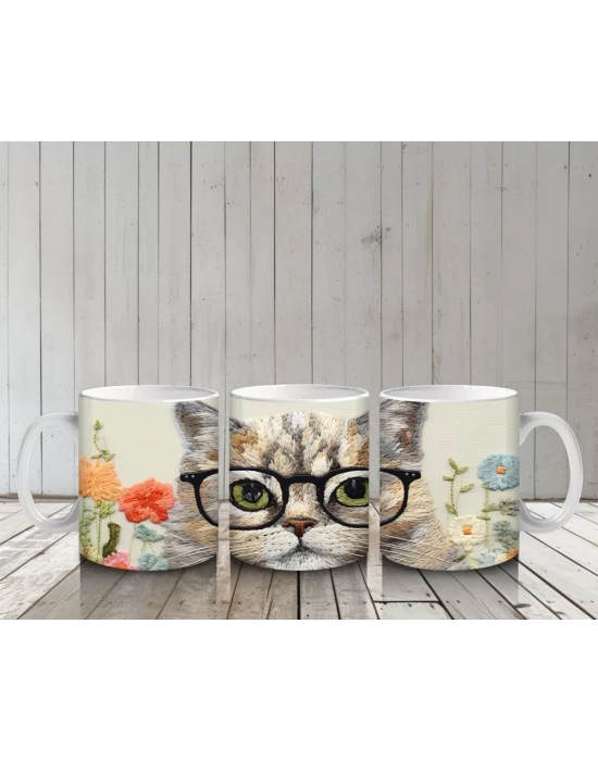 Gözlük Takmış Meraklı Bakışlı Kedi – Baskılı Kahve Kupası