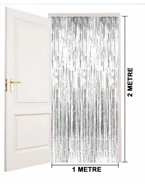 Gümüş Metalize Saçaklı Fon Perde