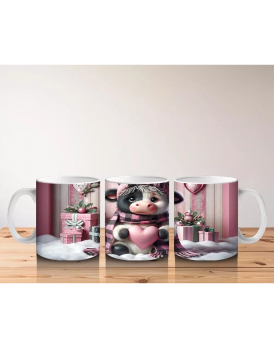 Hediye Kutuları Arasında Oturan Kalpli Figür Tutan İnek - Baskılı kahve kupası