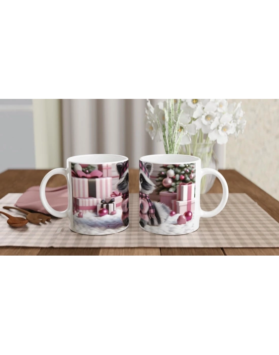 Hediye Paketleri Arasında Kalpli Rakun Temalı Baskılı Kupa Bardak