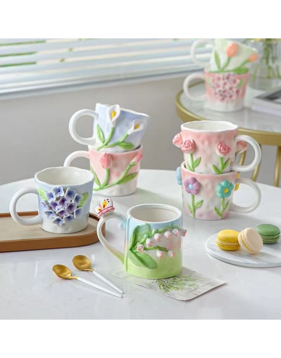 Kabartmalı Motifli Tasarım Çiçekler Seramik Kupa Bardak