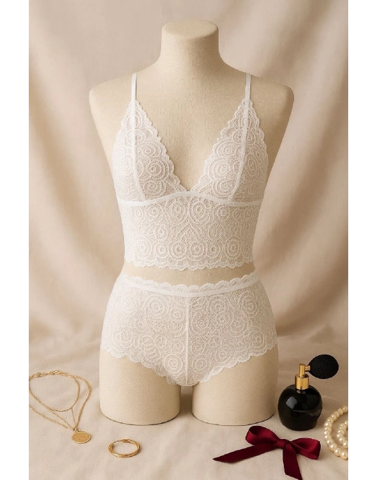 Kadın Beyaz Dantel Bralet Şort Takımı – Romantik ve Zarif İç Giyim