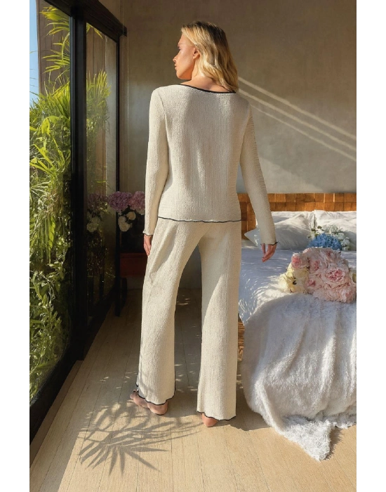 Kadın Beyaz Fiyonklu İç Çamaşırı ve Uzun Kollu V Yaka Pijama Takımı 4lü Set