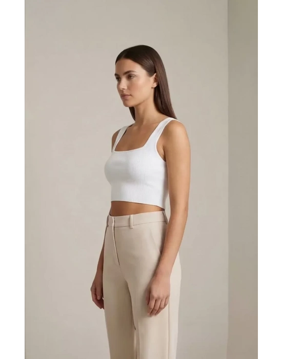 Kadın Beyaz Kalın Askılı Crop Top Büstiyer – Modern ve Şık Tasarım