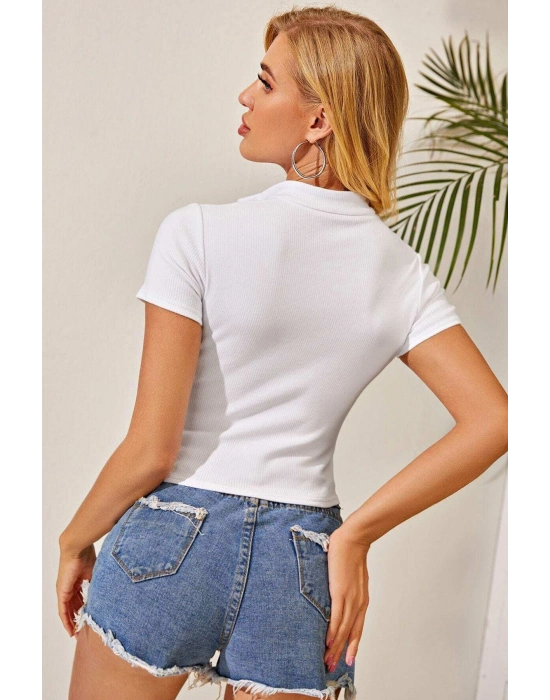 Kadın Beyaz Yarım Fermuarlı ve Kısa Kollu Crop Top Bluz – Şık, Rahat ve Kolay Kombinlenebilir