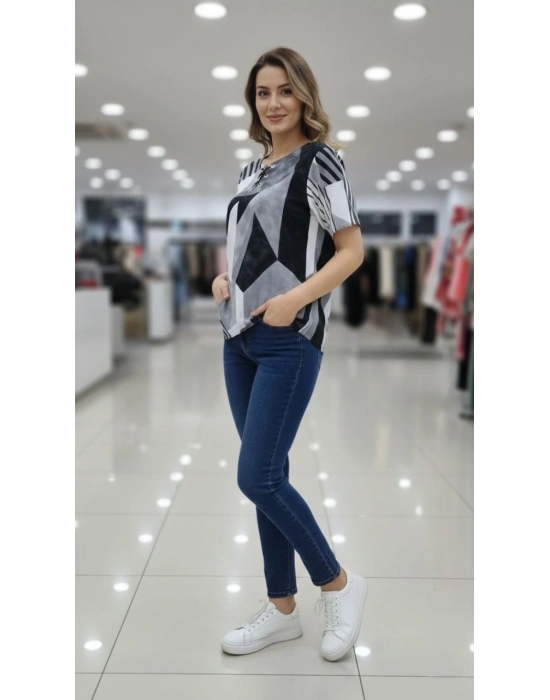 Kadın Desenli Püsküllü Viskon Bluz Bebe Yaka Kısa Kollu Big Size Rahat Kesim - Desenli