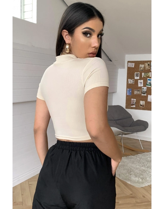 Kadın Ekru Göğüs Dekolteli Yarım Kollu Cut Out Crop Top Bluz