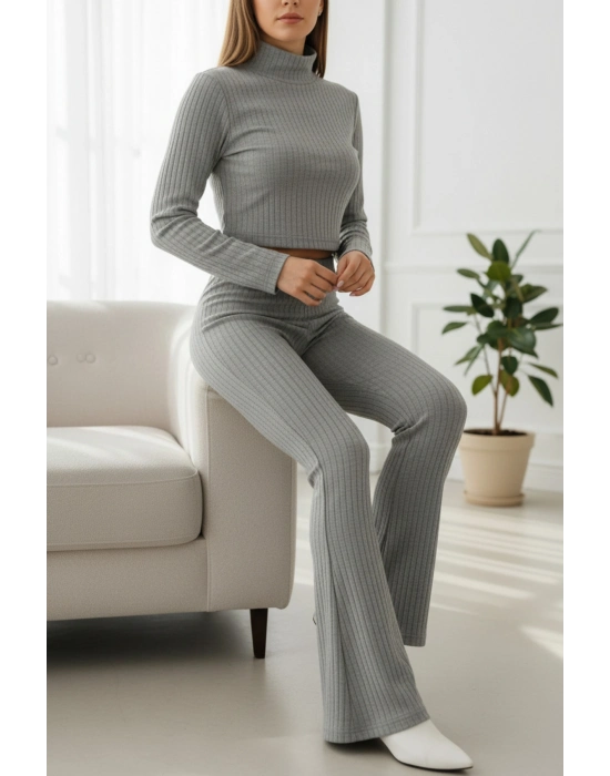 Kadın Fitilli Eşofman Takımı – Gri Boğazlı Crop Üst & İspanyol Paça Pantolon, Esnek Rahat Kalıp
