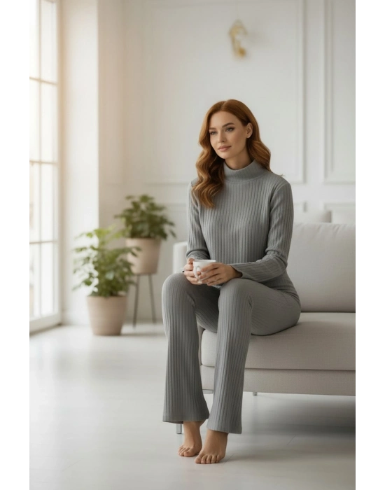 Kadın Fitilli Eşofman Takımı – Gri Boğazlı Crop Üst & İspanyol Paça Pantolon, Esnek Rahat Kalıp