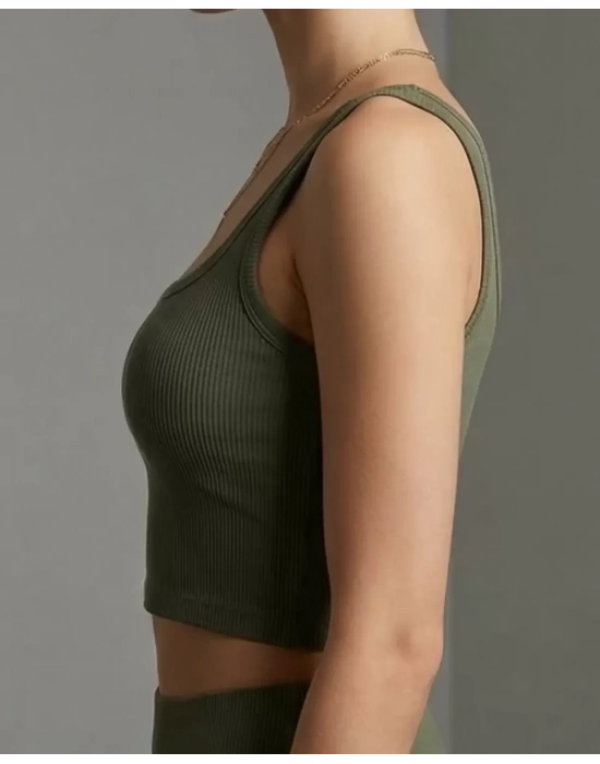 Kadın Haki Yeşili Kalın Askılı Crop Top Büstiyer – Modern ve Şık Tasarım