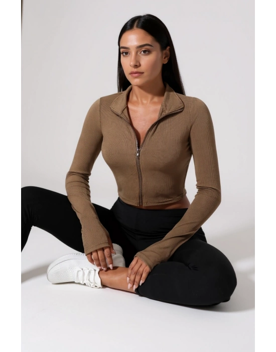 Kadın Kahverengi Uzun Kol Fermuarlı Parmak Geçme Detaylı Dik Yaka Crop Top Bluz – Şık, Rahat ve Kolay Kombinlenebilir