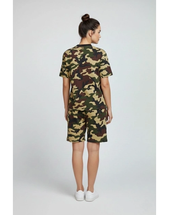 Kadın Kamuflaj Desenli Tişört Şort Takım – Günlük Rahat Kesim Yazlık 2’li Kombin - Kamuflaj