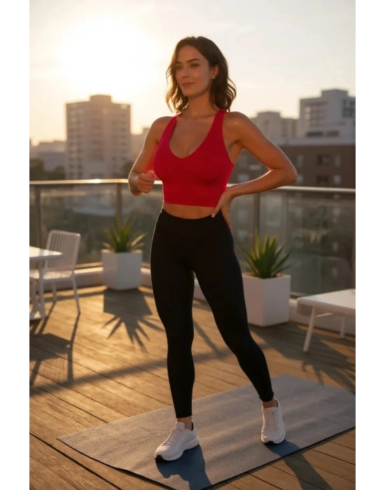 Kadın Kırmızı Derin Göğüs Dekolteli Şık Crop Top Bluz – Şık, Rahat ve Kolay Kombinlenebilir