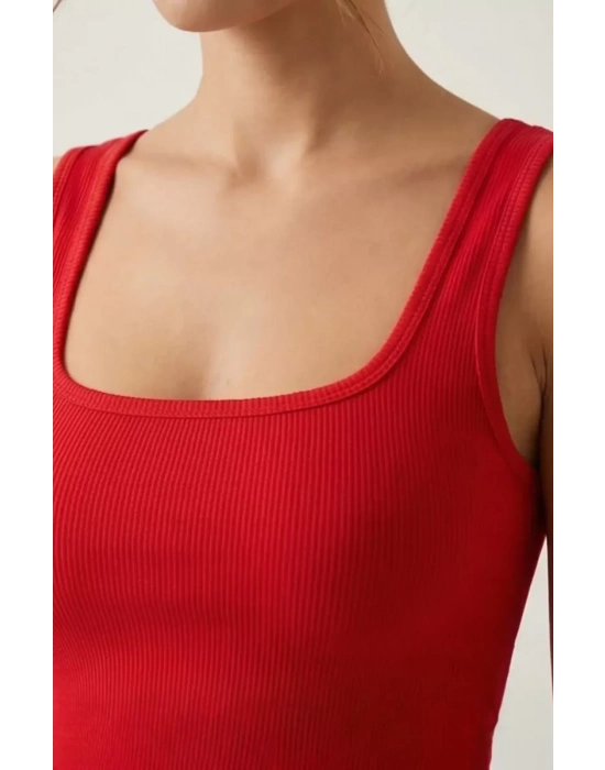 Kadın Kırmızı Kalın Askılı Crop Top Büstiyer – Modern ve Şık Tasarım