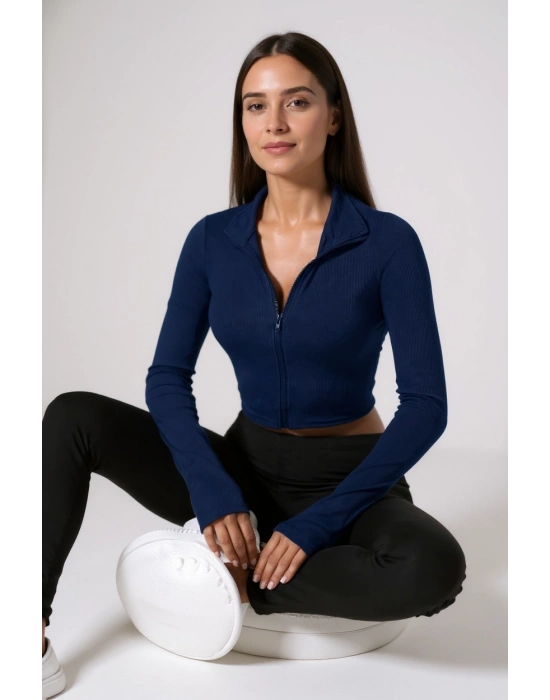Kadın Lacivert Uzun Kol Fermuarlı Parmak Geçme Detaylı Dik Yaka Crop Top Bluz – Şık, Rahat ve Kolay Kombinlenebilir