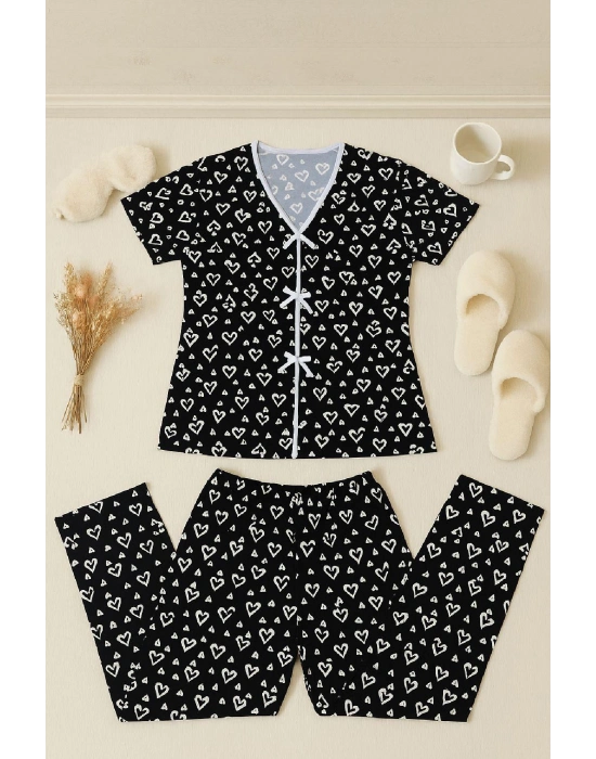 Kadın Siyah Beyaz Kalp Desenli Fiyonklu Kısa Kollu Pijama Takımı
