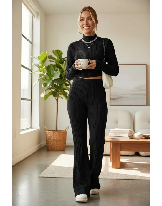 Kadın Siyah Boğazlı Crop Top ve Yüksek Bel Eşofman Takımı Spor Şık Kombin