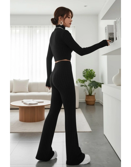 Kadın Siyah Boğazlı Crop Top ve Yüksek Bel Eşofman Takımı Spor Şık Kombin