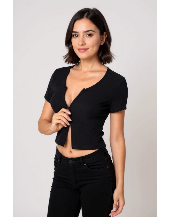 Kadın Siyah Çift Fermuarlı Yarım Kol Crop Top Bluz – Şık, Rahat ve Kolay Kombinlenebilir